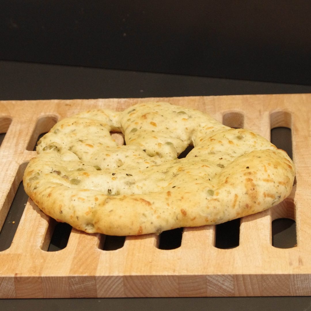 Focaccia olives