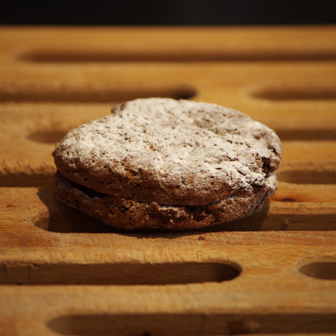 Maroni Maroni : sorte de macaron au chocolat