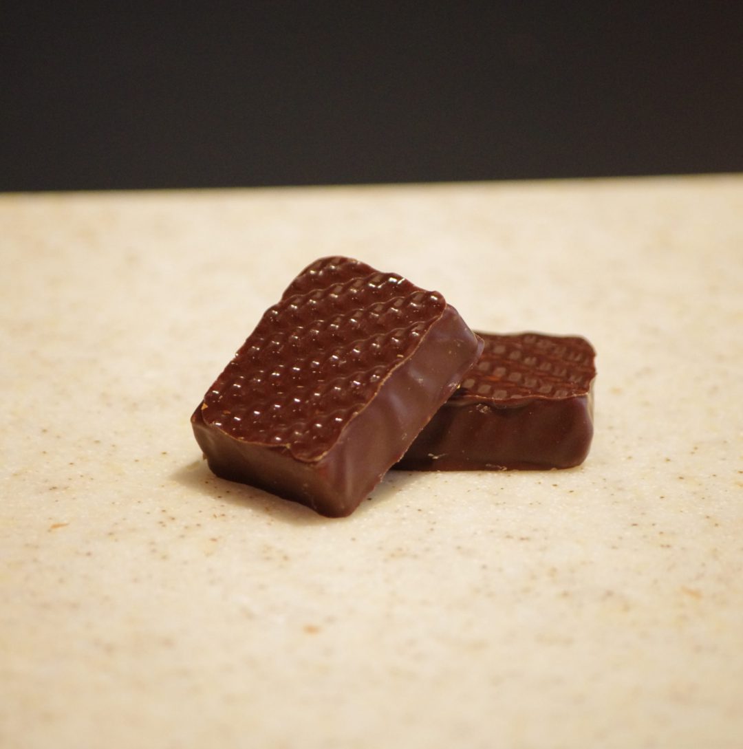 Chocolats noir prali dentelle feuilletine